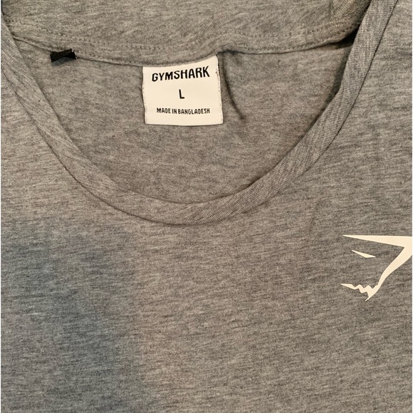Large grey men’s Gymshark shirt. Light-weight and breathable fabric. - Picture 3 of 3